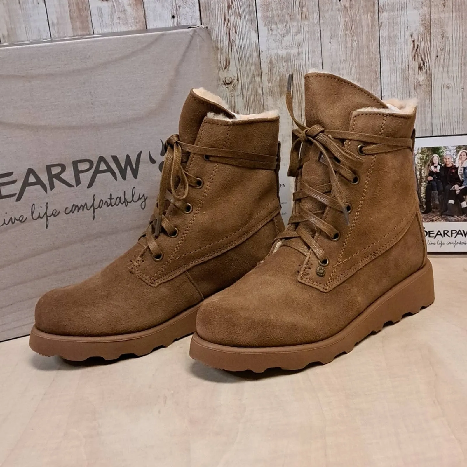 BEARPAW Krista Youth Boots in Hickory